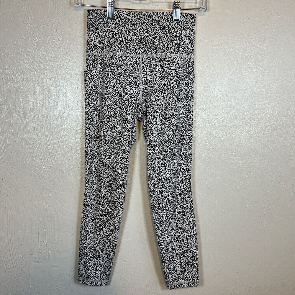 Athleta Salutation Stash II 7/8 Textured Tight, #631936-00 White/Black. XS